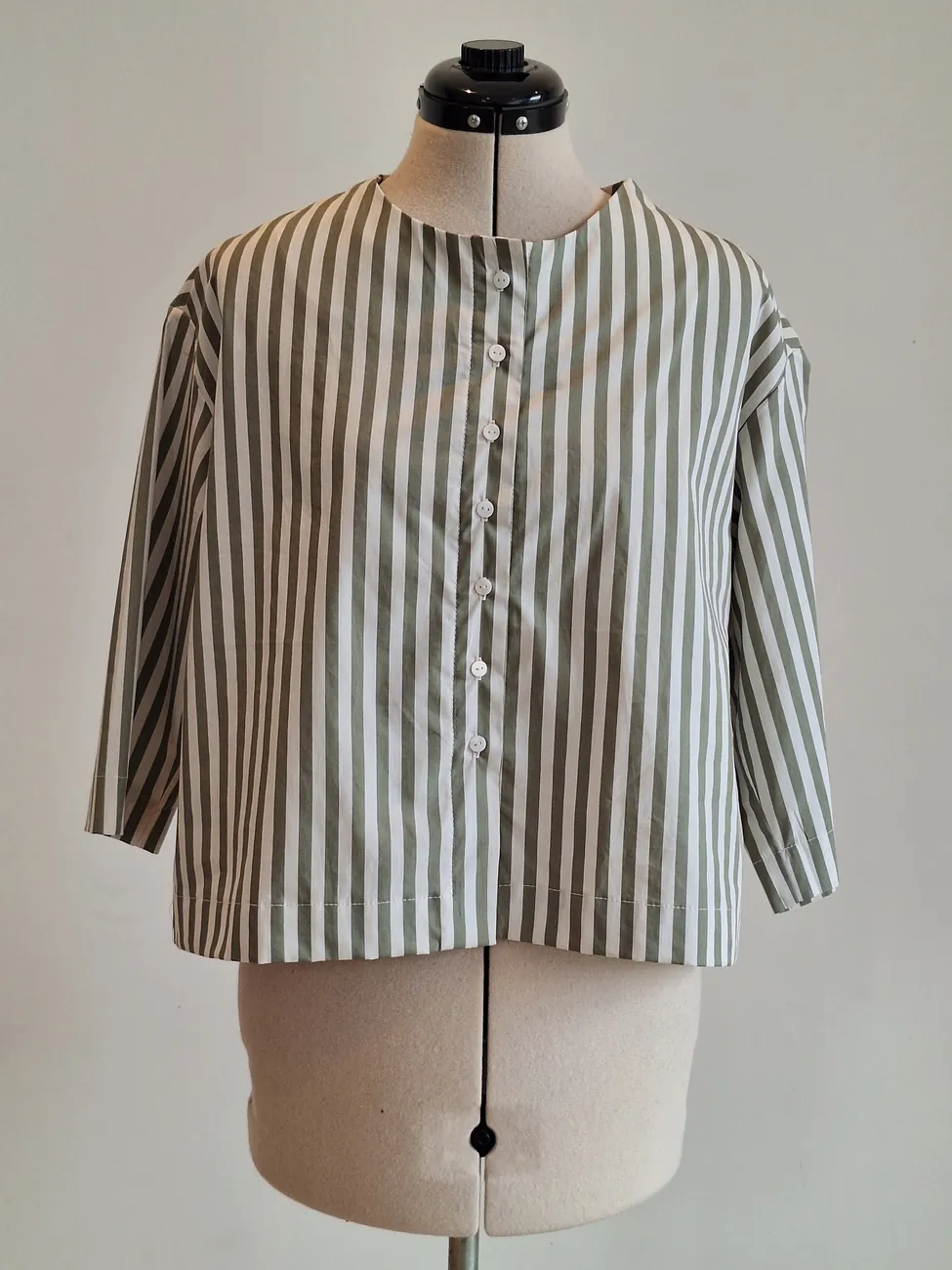 Blusa a rayas verde y blanco MAU