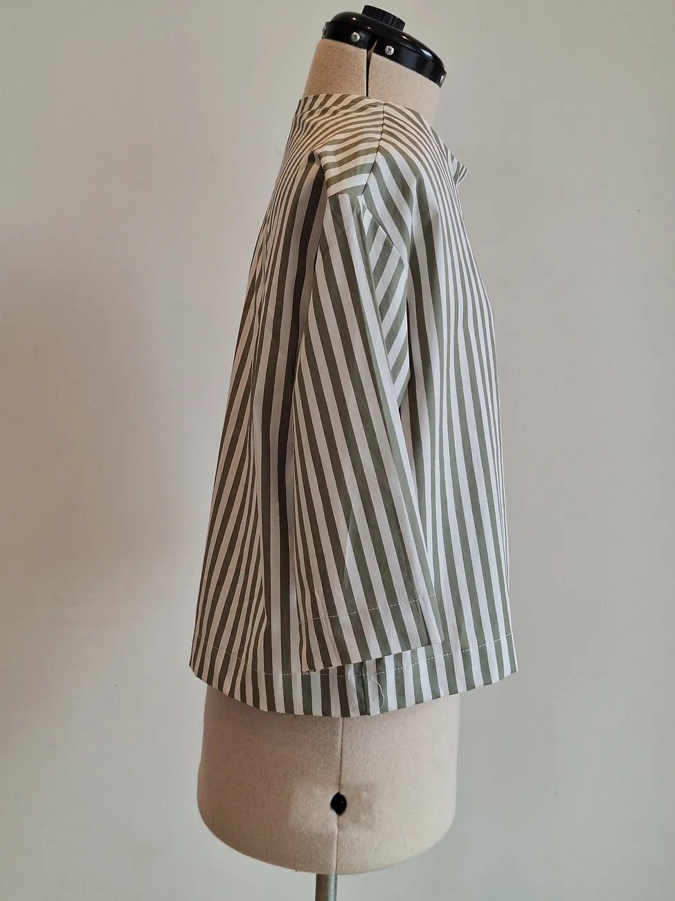 Blusa a rayas verde y blanco MAU