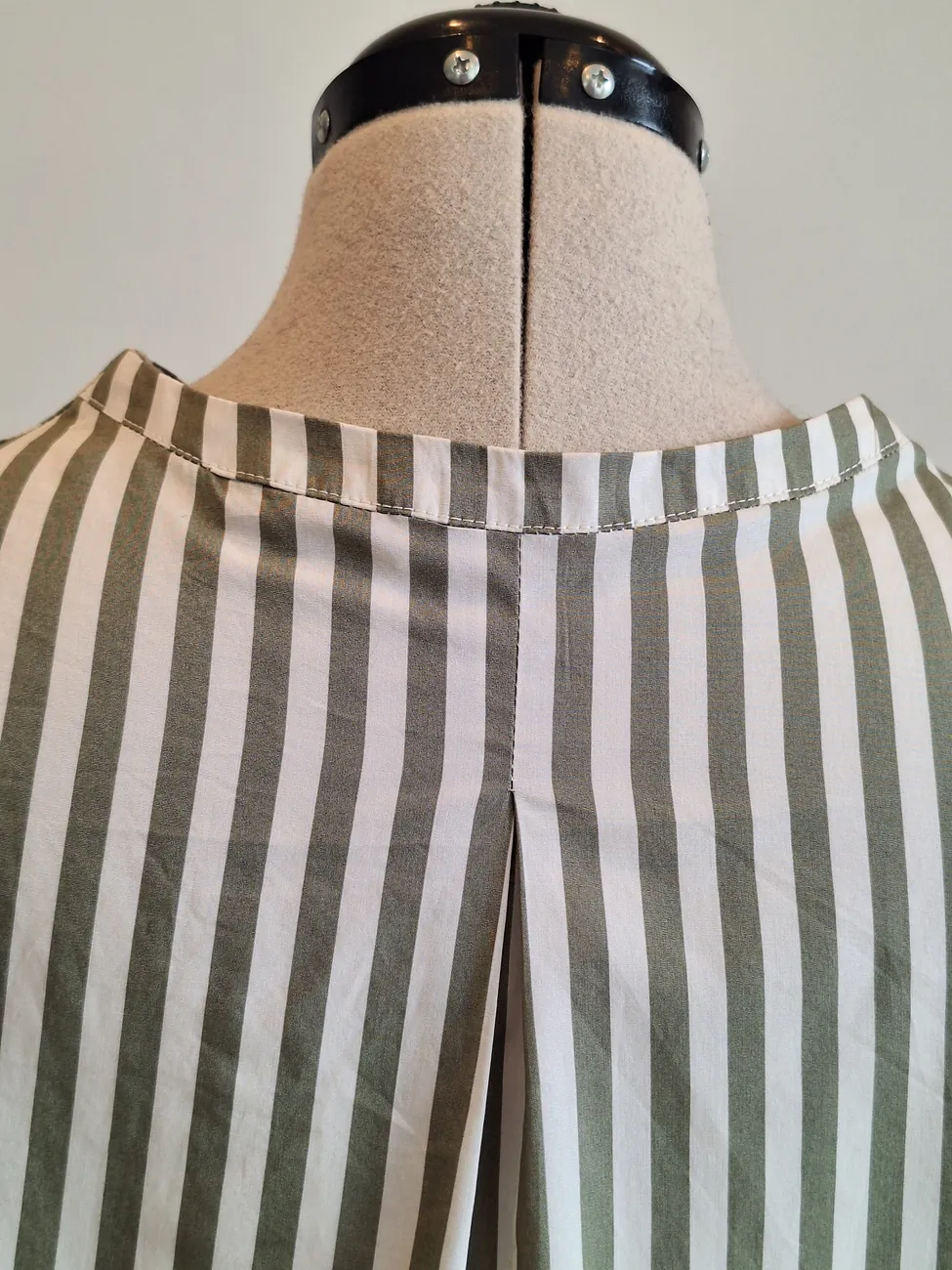 Blusa a rayas verde y blanco MAU