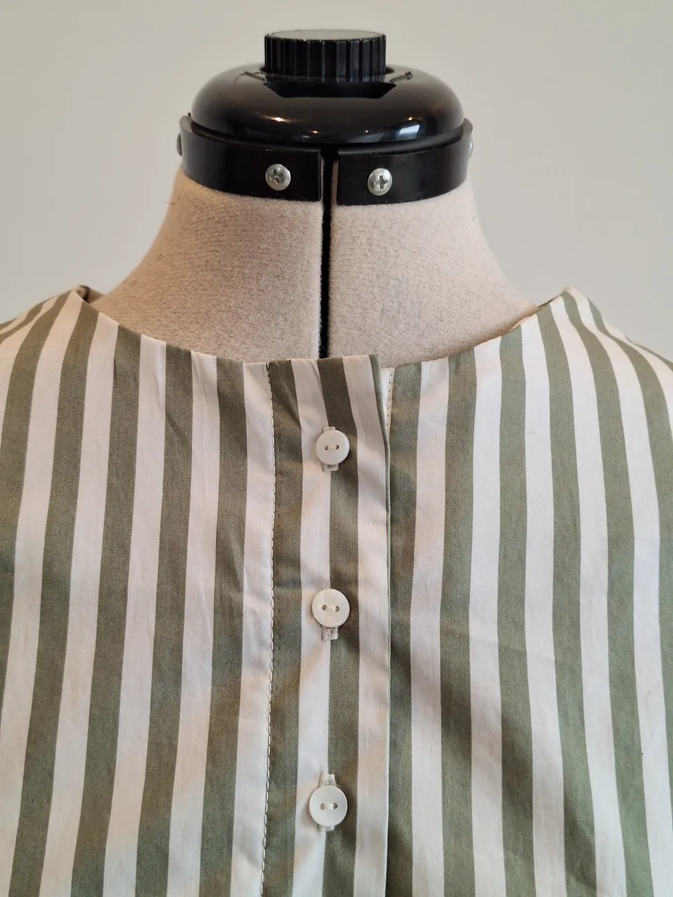 Blusa a rayas verde y blanco MAU