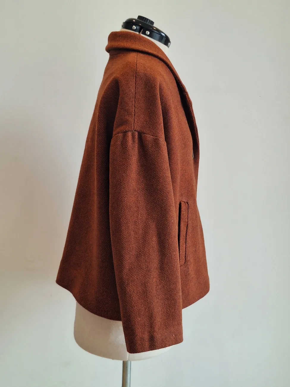 Chaqueta café MAU