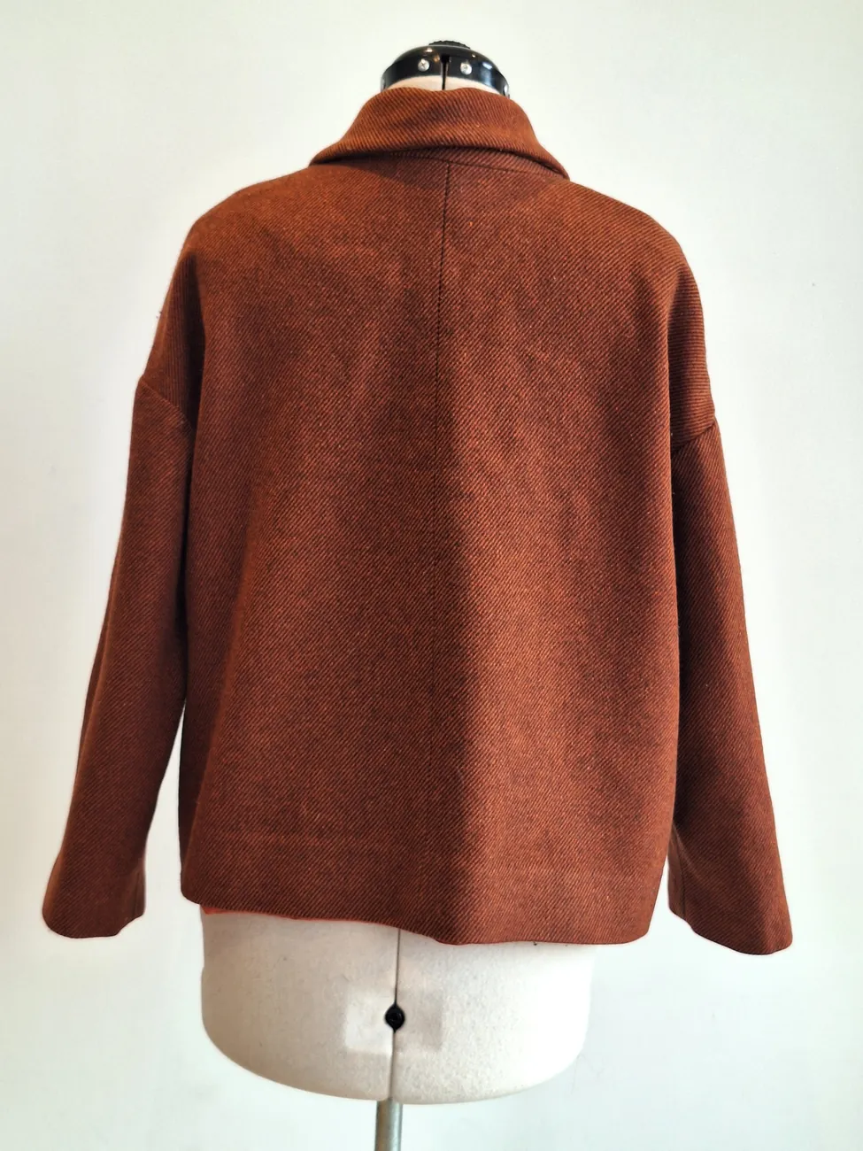 Chaqueta café MAU