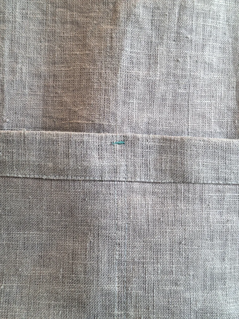 Delantal de lino azul MAU