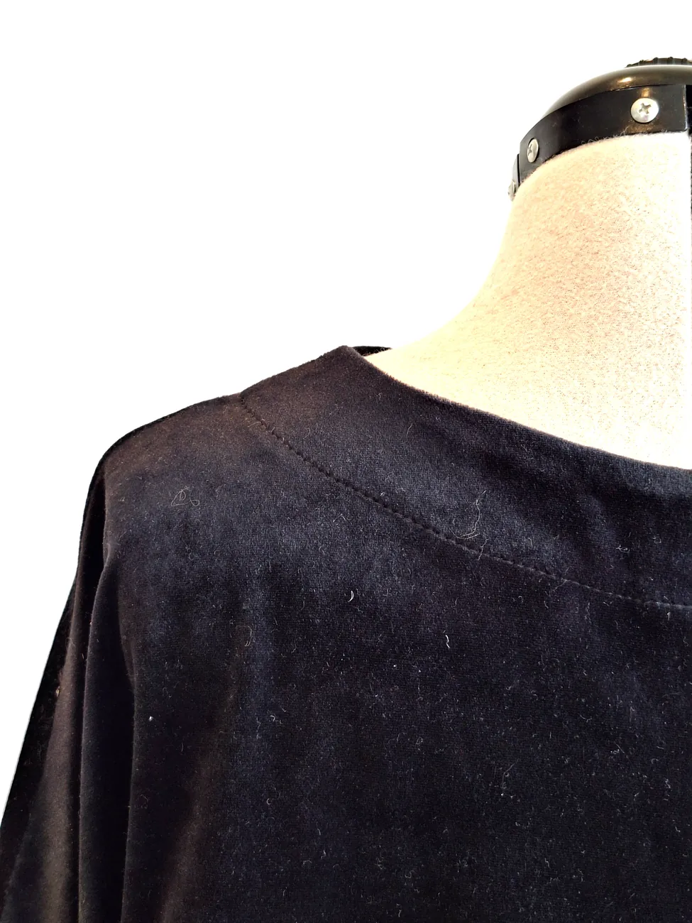 Polera de terciopelo negro MAU