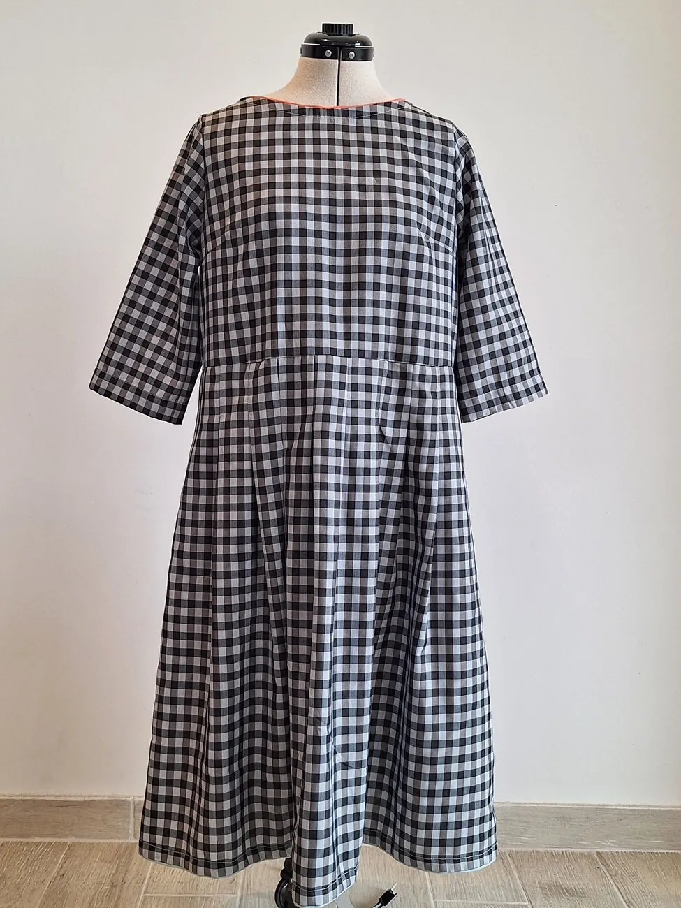 Vestido a cuadros blanco y negro MAU